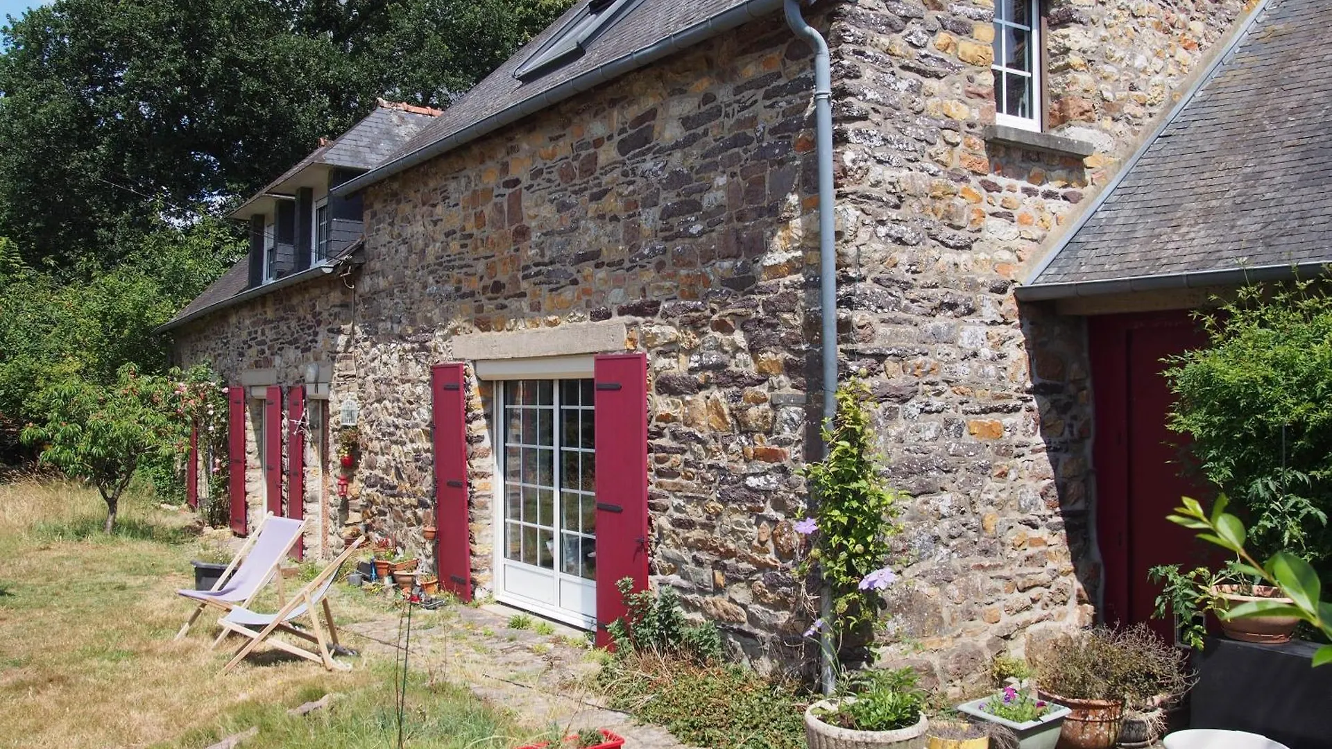 뺑뽕 La Sorciere Et Le Korrigan B&B